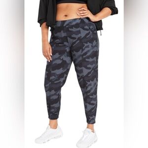 Old Navy StretchTech QuickDry Camo Joggers Sz 4X NWOT
